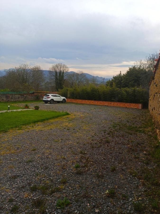 Готель La Venta De Miyares - Casa De Indianos Pilona Екстер'єр фото