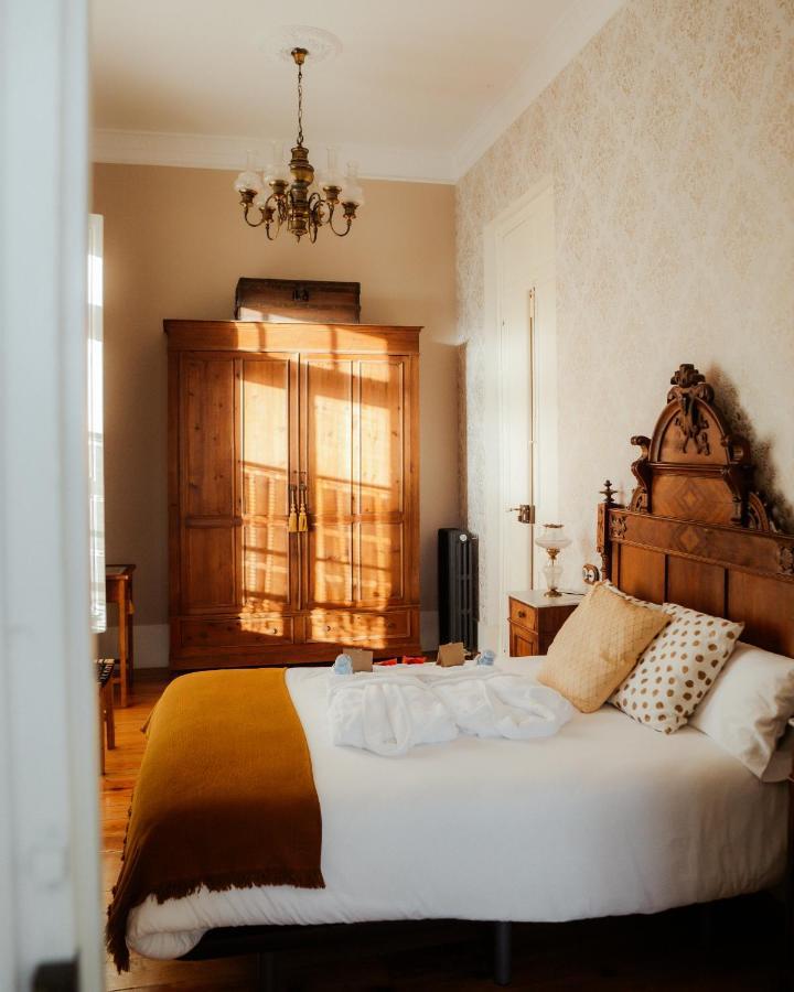 Готель La Venta De Miyares - Casa De Indianos Pilona Екстер'єр фото